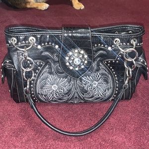 Shyanne black purse